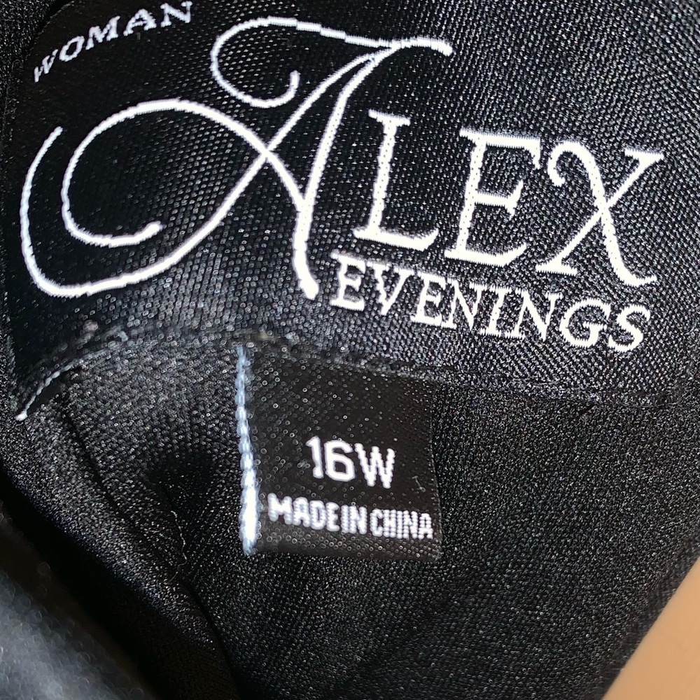 Alex evening 👗 - Picture 4 of 4